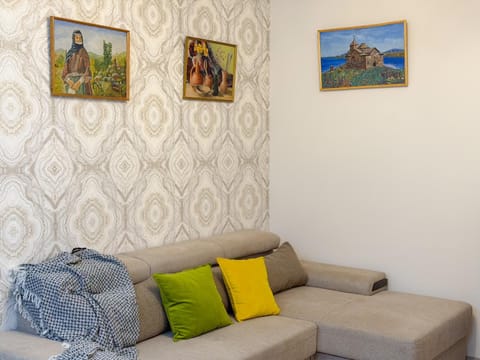 Living room, Decorative detail, Seating area