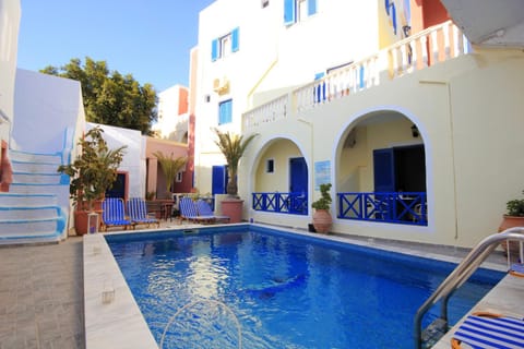 Facade/entrance, Swimming pool