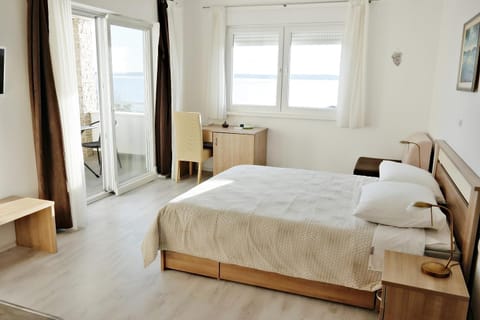 Bed, Bedroom, Sea view