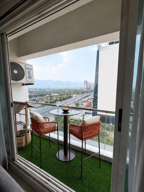 Communal lounge/ TV room, Day, Natural landscape, TV and multimedia, View (from property/room), Balcony/Terrace, Living room, Seating area, Dining area, Evening entertainment, Mountain view, air conditioner