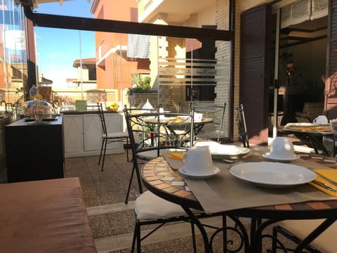 Lounge or bar, Buffet breakfast, Italian breakfast