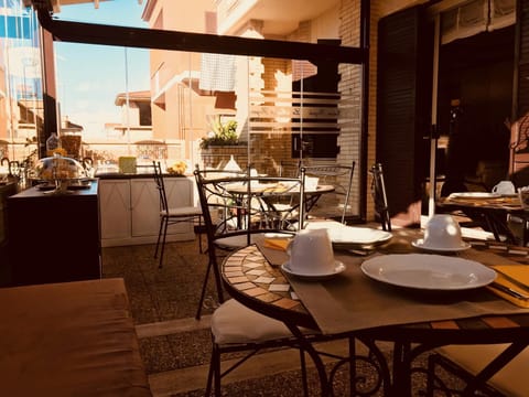 Lounge or bar, Buffet breakfast, Italian breakfast