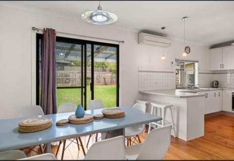 Kitchen or kitchenette, Dining area, Garden view, air conditioner