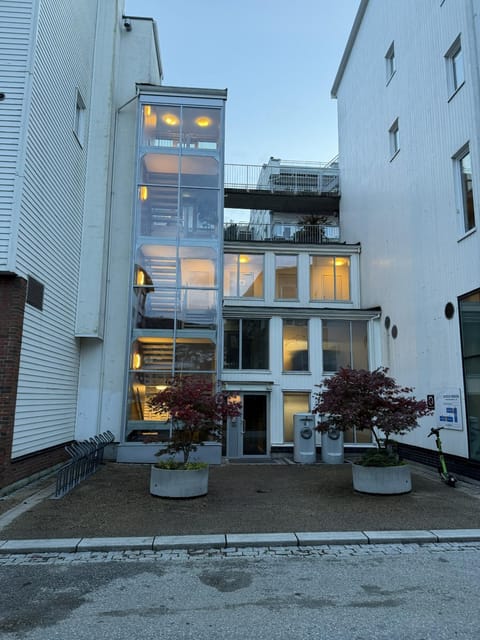 Property building, Facade/entrance