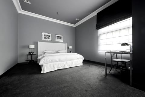 Bed, Photo of the whole room, Decorative detail, Bedroom