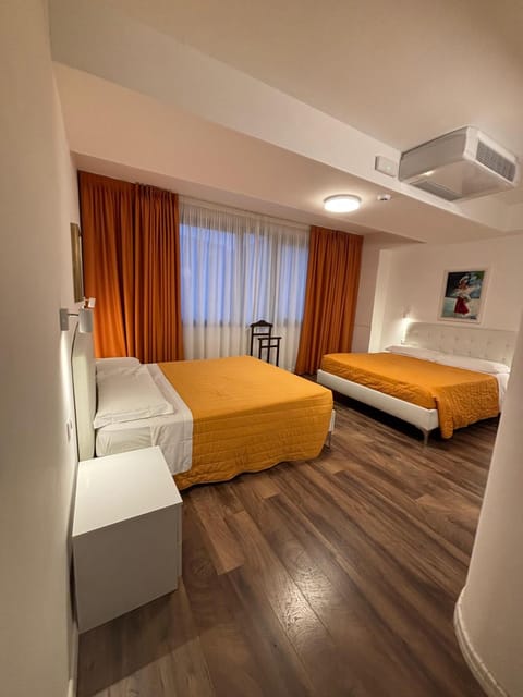 Victoria Royal Garden Apartment hotel in Como