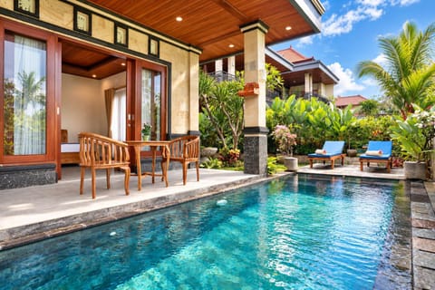 Property building, Patio, Day, Natural landscape, Garden, Garden view, Pool view, Swimming pool, sunbed