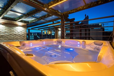 Hot Tub, Balcony/Terrace