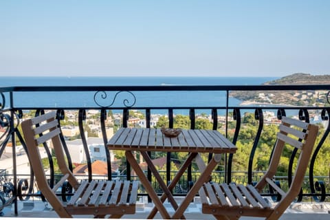 Day, Natural landscape, View (from property/room), Balcony/Terrace, Dining area, Mountain view, Sea view