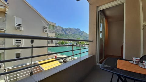 Balcony/Terrace, River view