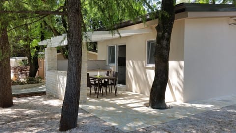 Patio, BBQ facilities, Balcony/Terrace, Seating area, Dining area