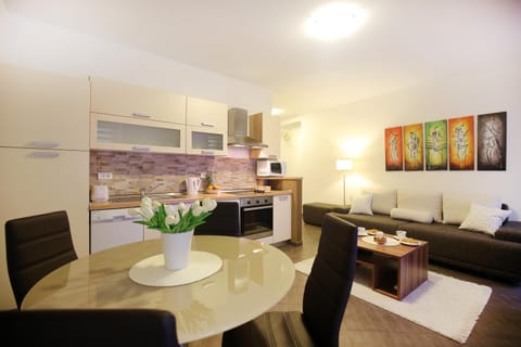 Kitchen or kitchenette, Living room