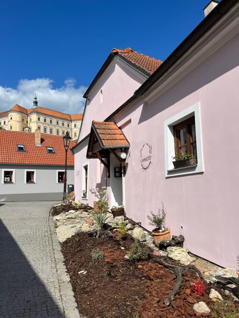 Property building, Street view