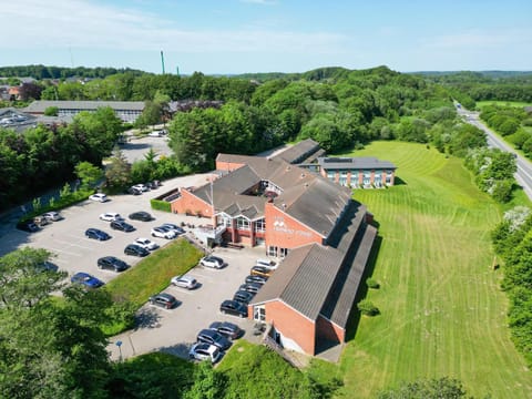 Property building, Bird's eye view, Location, Parking