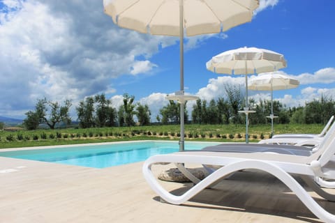 Swimming pool, sunbed