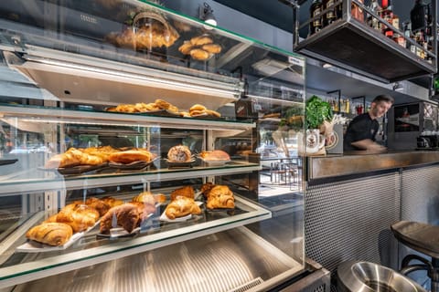 Food and drinks, Food, Italian breakfast