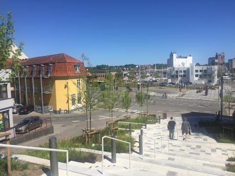 Property building, Neighbourhood