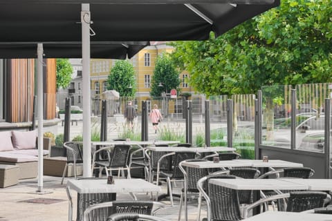 Property building, Seating area, On site