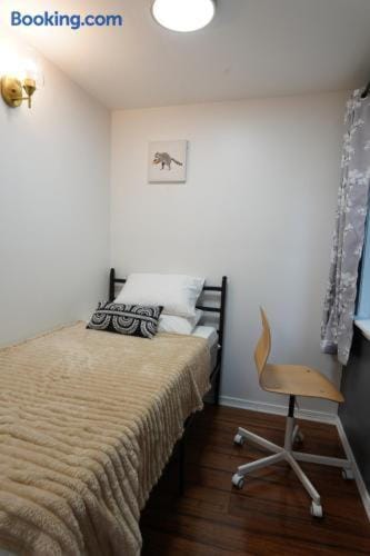 Bed, Photo of the whole room, Seating area, Bedroom