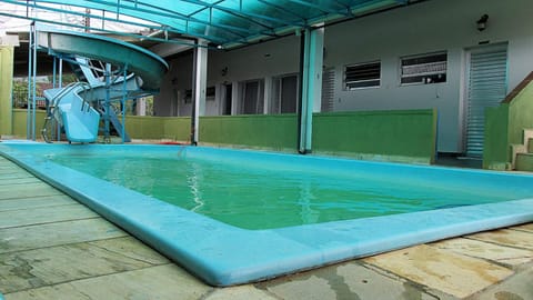 Swimming pool, Swimming pool