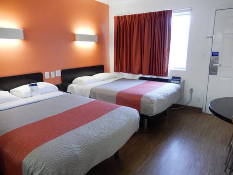 Photo of the whole room, On site