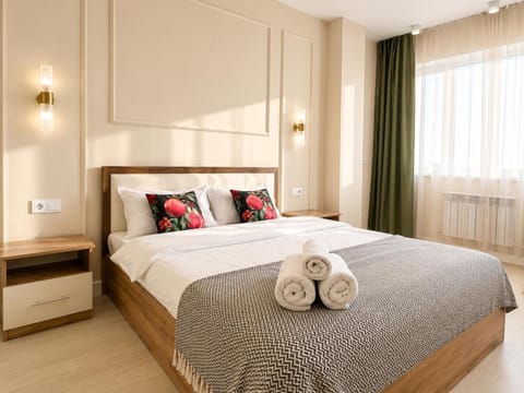 Bed, Bedroom, towels