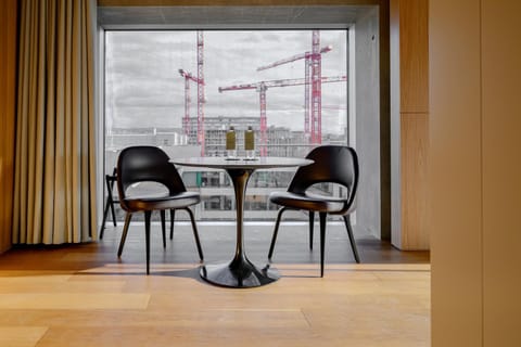 Seating area, Dining area