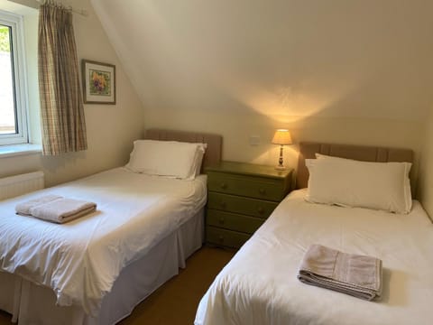 Far Hill Cottage House in West Oxfordshire District