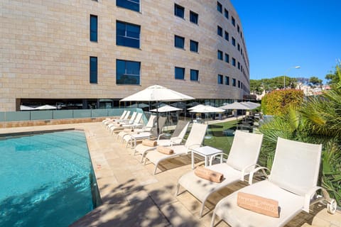 Swimming pool, Swimming pool