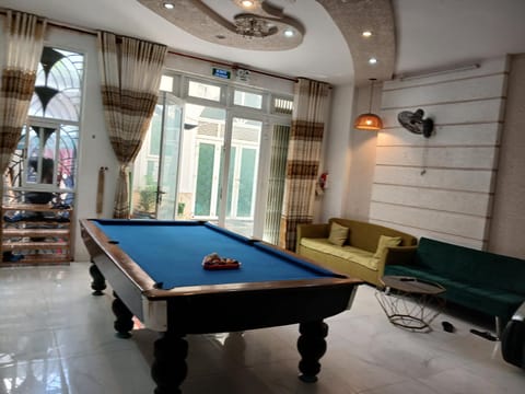 Billiard, Game Room, Living room, Seating area