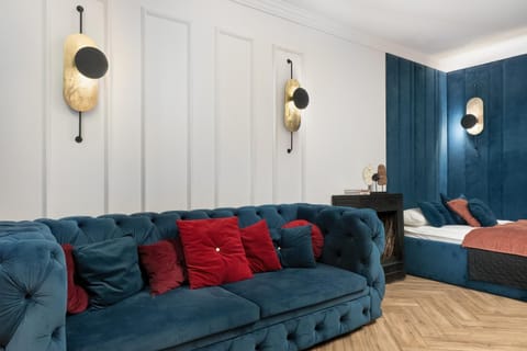 Bed, Living room, Photo of the whole room, Seating area
