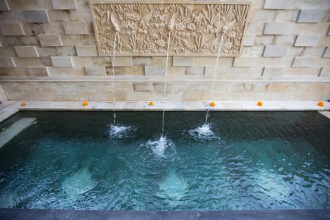 Swimming pool, Swimming pool