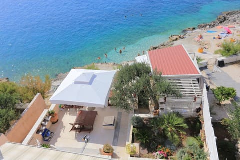 Location, children, Family