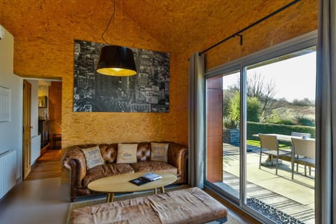 Living room, Garden view, Sea view