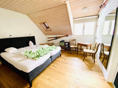 Bed, Photo of the whole room, Seating area, Bedroom