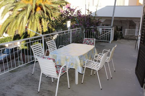 Balcony/Terrace, children, Family