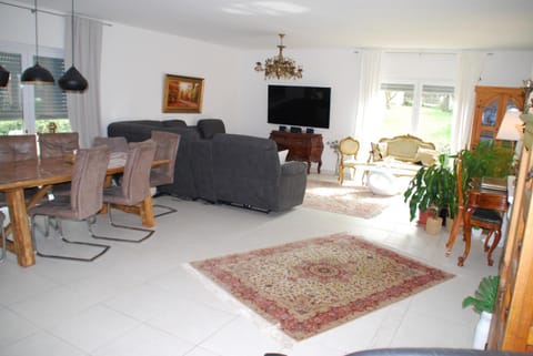 Communal lounge/ TV room, Living room, Seating area, Dining area