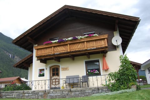 Garden, Balcony/Terrace