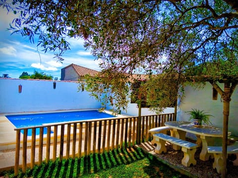 Off site, Garden, Swimming pool