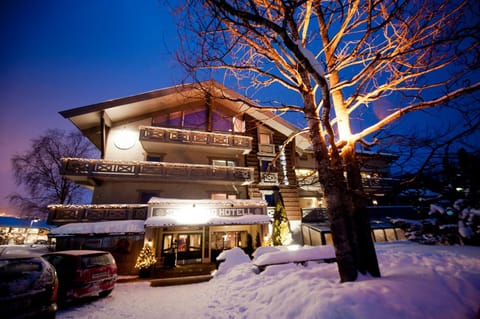 Facade/entrance, Winter