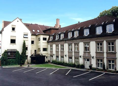 Property building, Facade/entrance, Summer, On site
