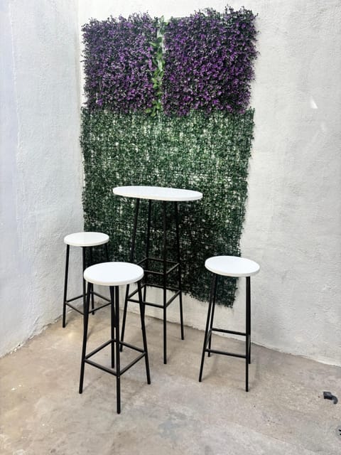 Patio, Lounge or bar