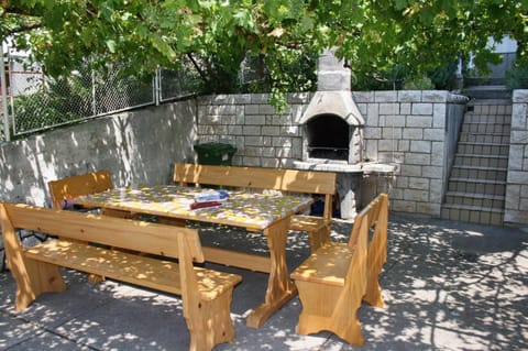 Location, children, Family