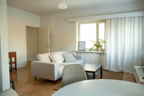 Living room, Photo of the whole room, Seating area