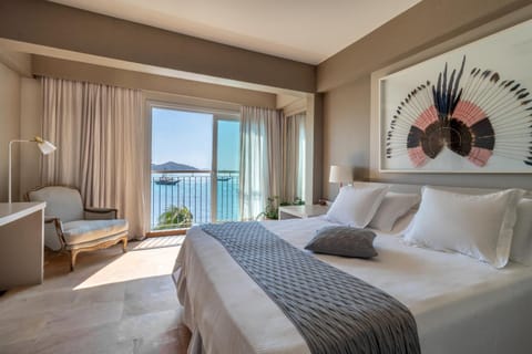 Bed, Natural landscape, Photo of the whole room, Bedroom, Sea view