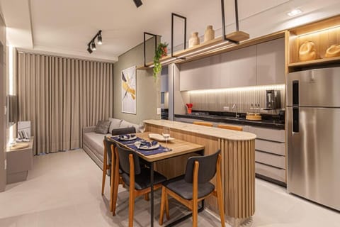 Kitchen or kitchenette, Dining area, oven, stove