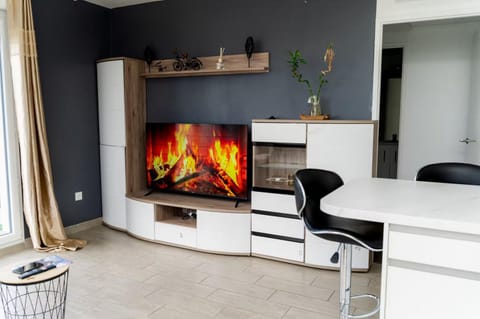 TV and multimedia, Living room, flat iron