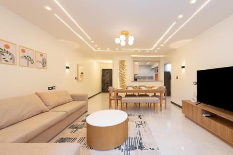 Communal lounge/ TV room, TV and multimedia, Living room, Seating area, Evening entertainment