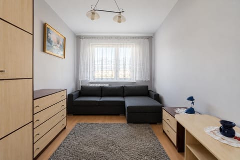 Bed, Seating area, Bedroom