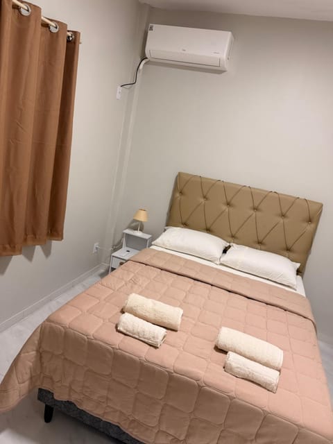 Bed, Bedroom, towels, air conditioner